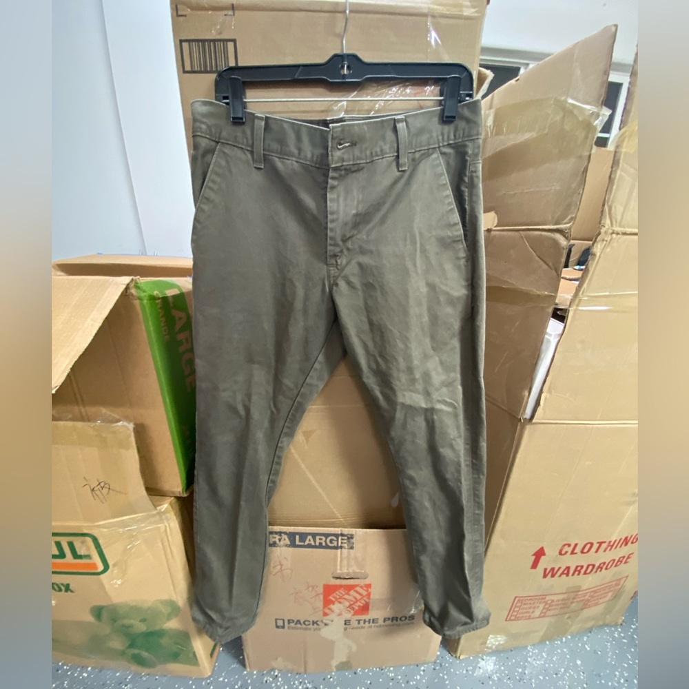 Levi’s pants, good condition
